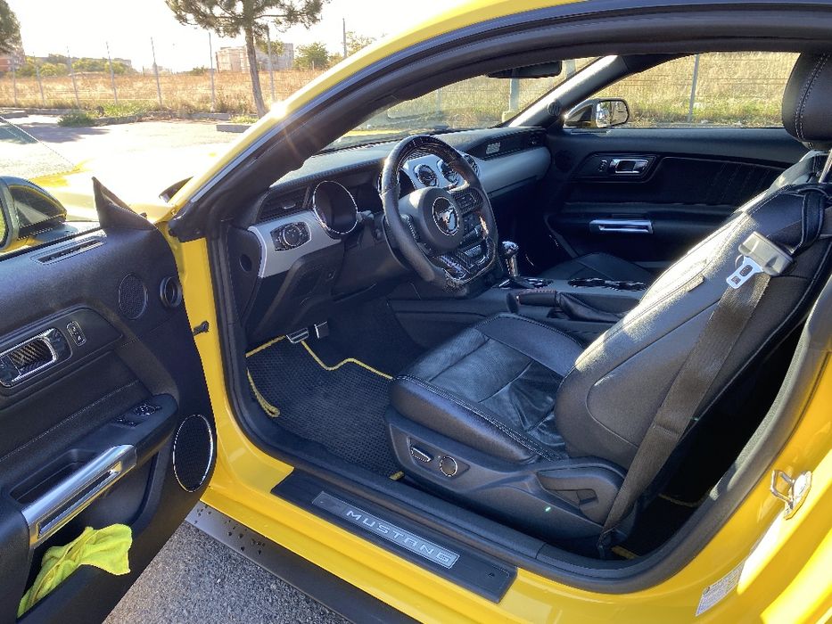 Яскравий Ford Mustang 2015 автомат 2.3 ecoboost turbo