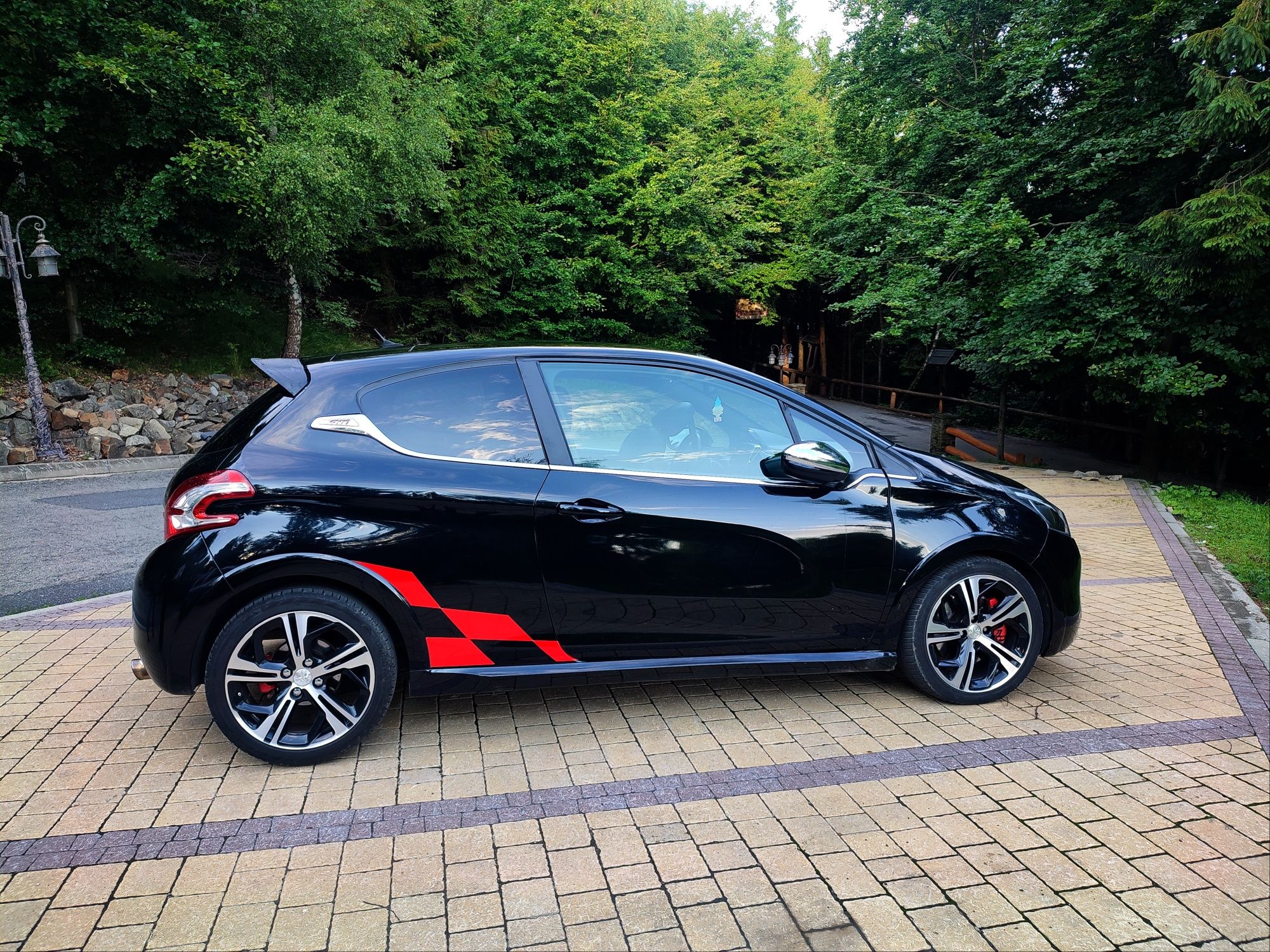 Peugeot 208 GTI . 2013 rok . Design GTI. Wydech GTI. Zamiana