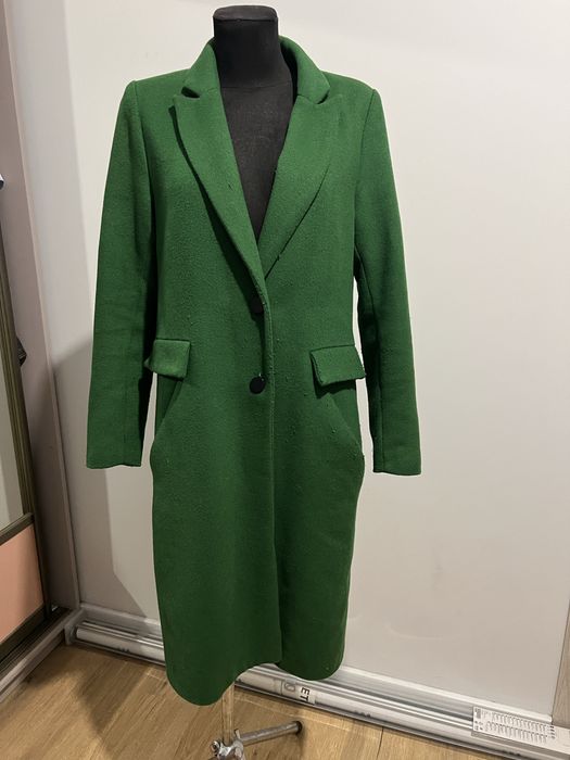 Пальто зелене Stradivarius  . Утеплене . Розмір М