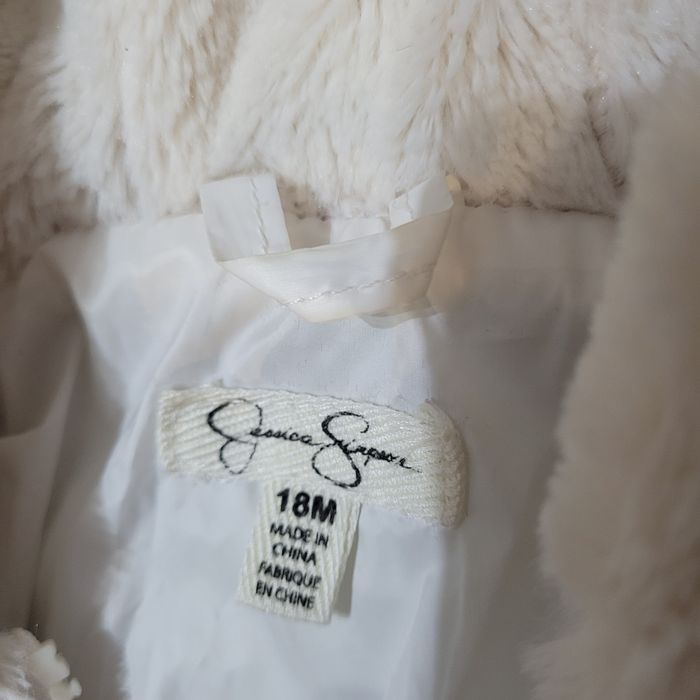 Prześliczna biała kurtka zimowa dla dziewczynki 18 miesięcy