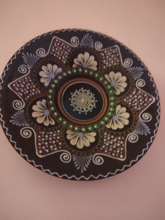 Продам тарілки настінні, кераміка.