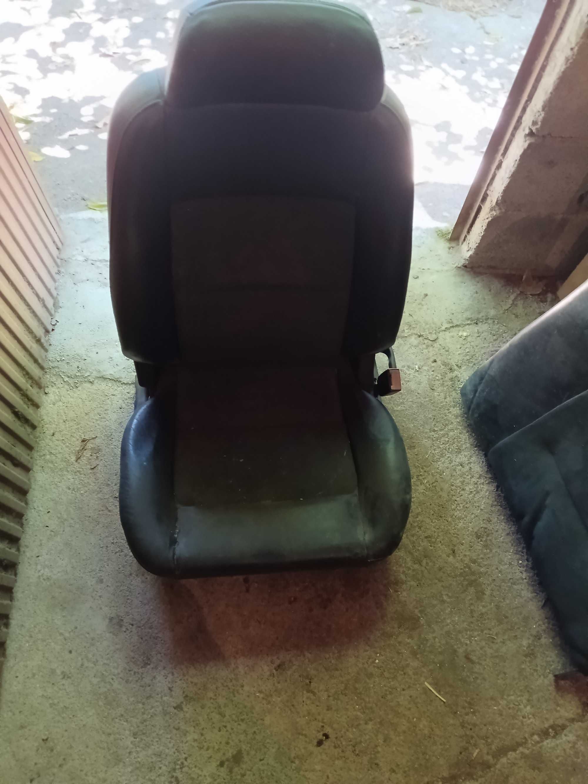 Bancos 106 gti em bom estado