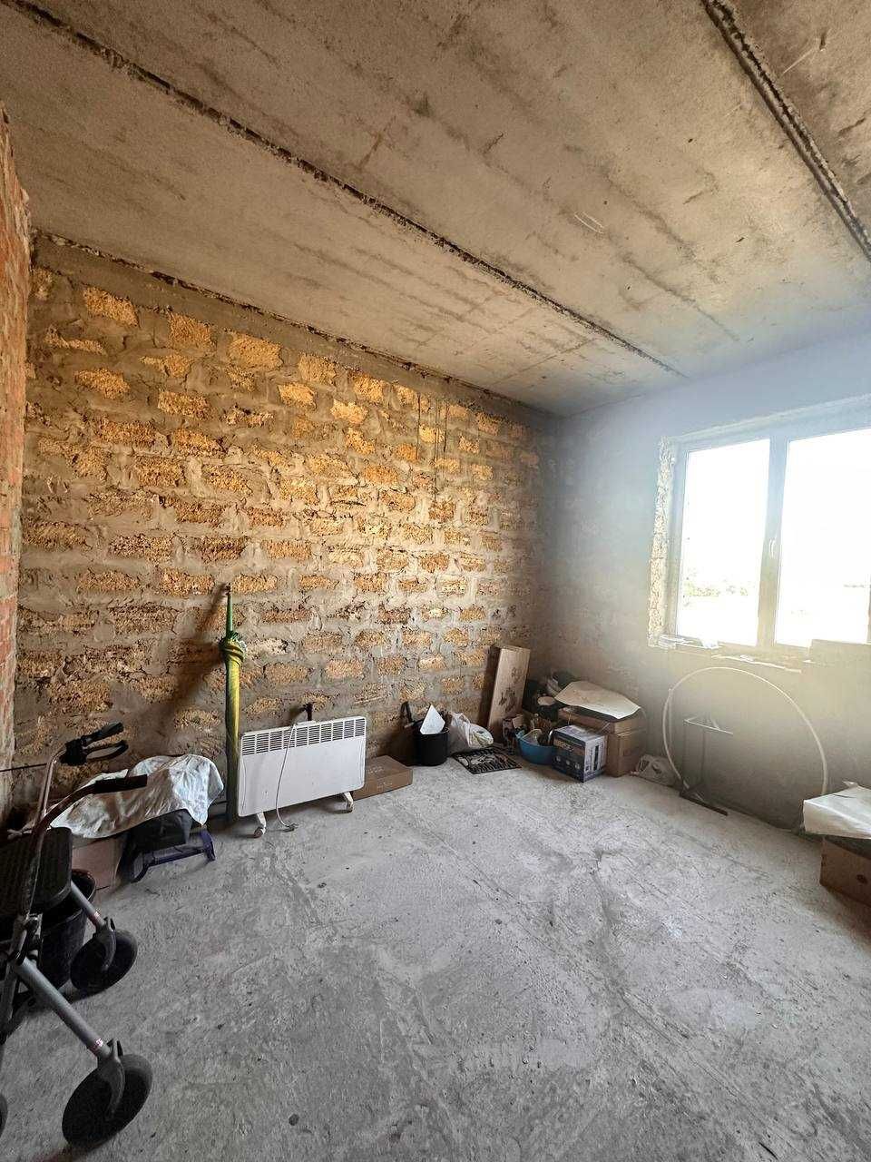 Продам дом в центре Любимовки