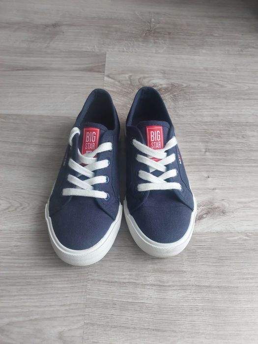 Trampki dla chłopca r.33