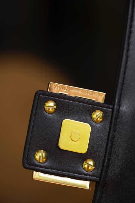 Cумка через плече з жаккардової тканини+ теляча шкіра FF Fendi.