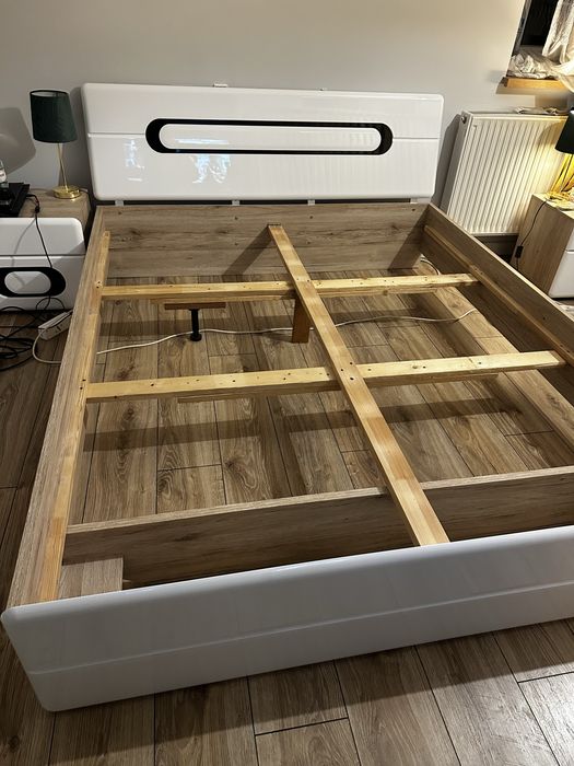 Łóżko sypialniane 160 x 200cm