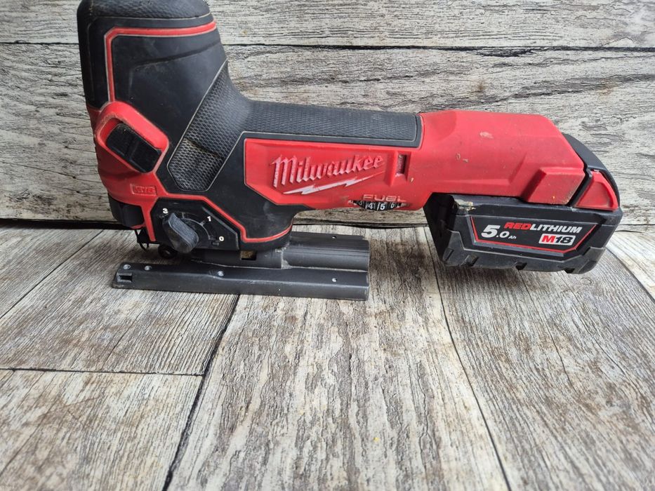 Milwaukee M18 FBJS wyrzynarka z baterią 5ah