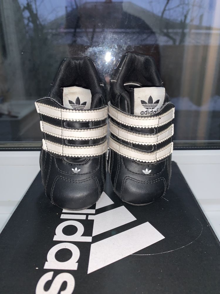 Кроссовки Adidas для деток