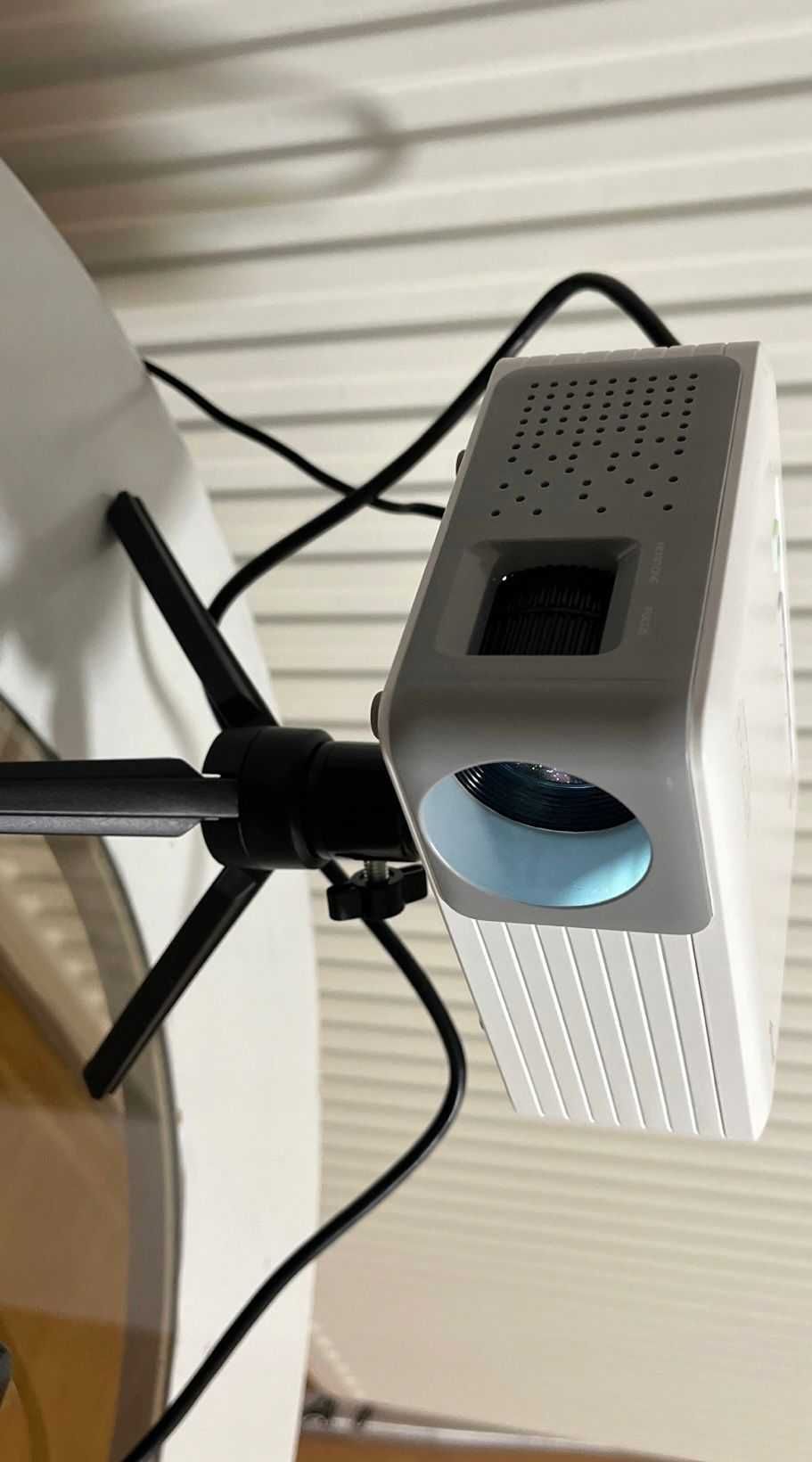 PROJEKTOR AKIYO Mini Led Projector 01