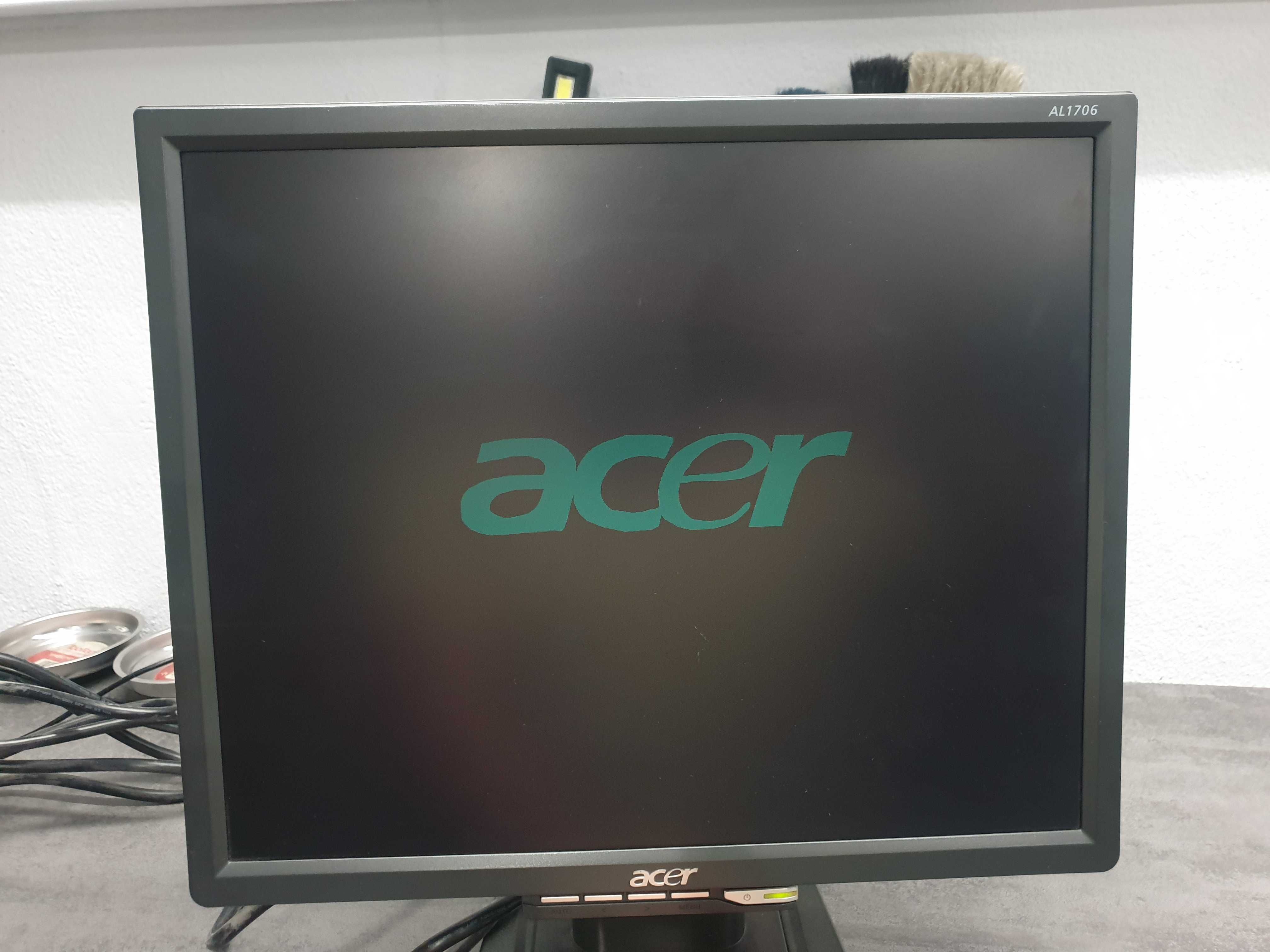 Monitor ACER de 16,5 polegadas (Usado)