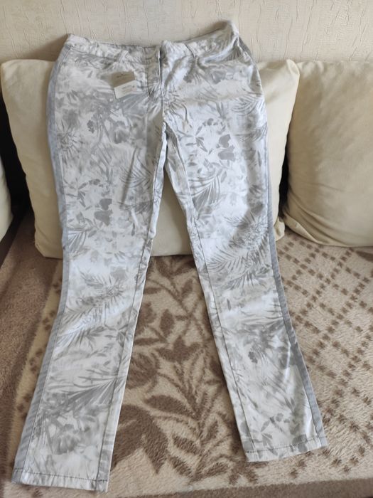 Женскин джинсы привезены из Германии.