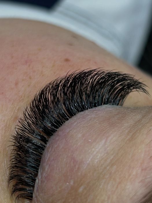 Нарощування вій