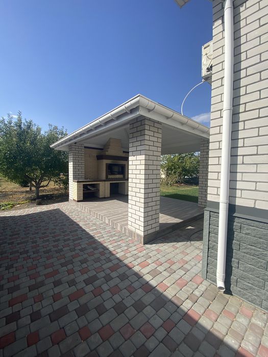 Продаж будинку з новим ремонтом