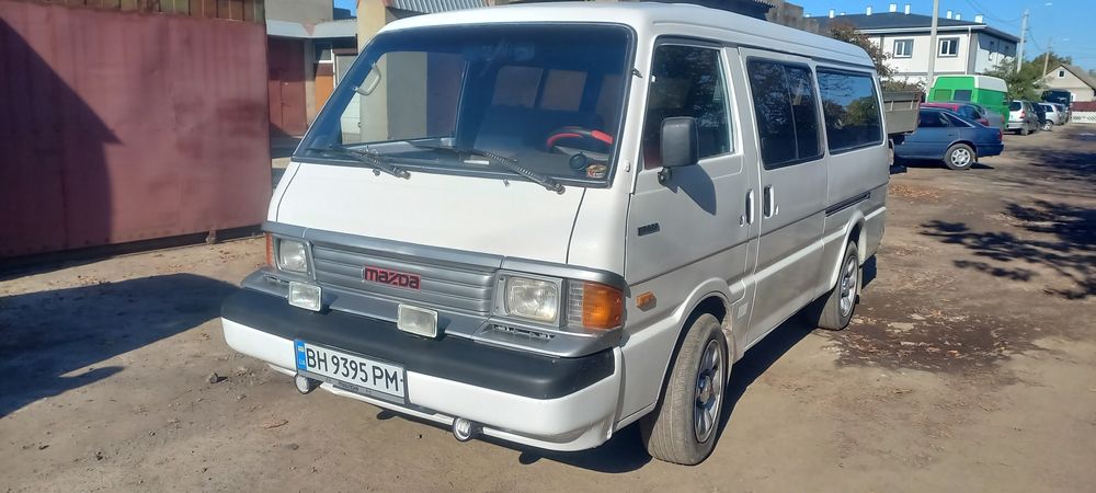 Продам Мазда 2200