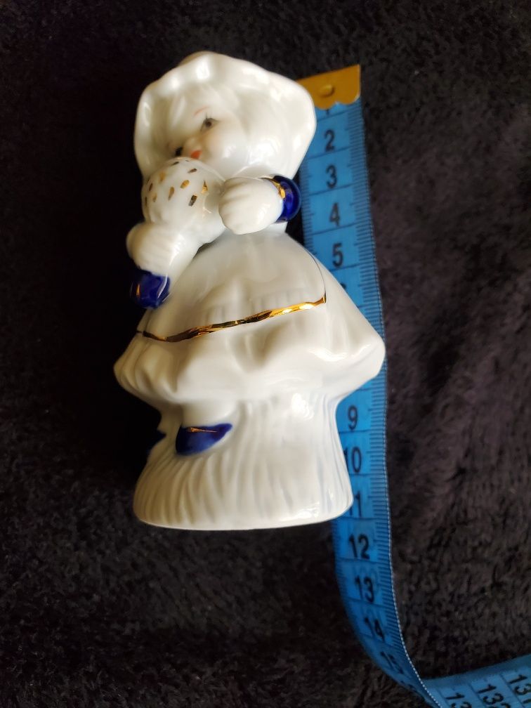 Piękna figurka porcelanowa Vintage Dziewczynka z bukietem