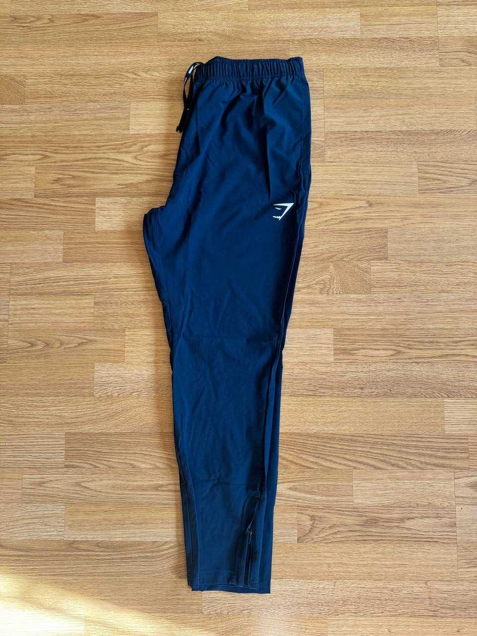Нові оригінальні дуже легкі штани джоггери Gymshark Розмір - L