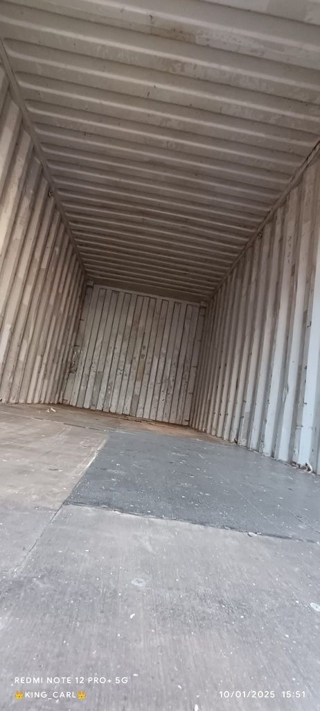 Contentores usados e novos