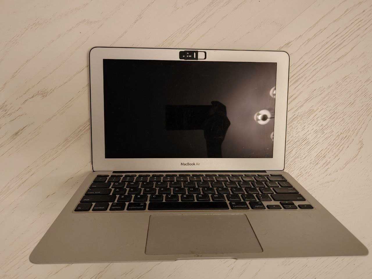 Apple MacBook Air A1465 по запчастинам