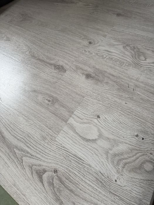 Panele podłogowe laminowane Swiss Krono dąb