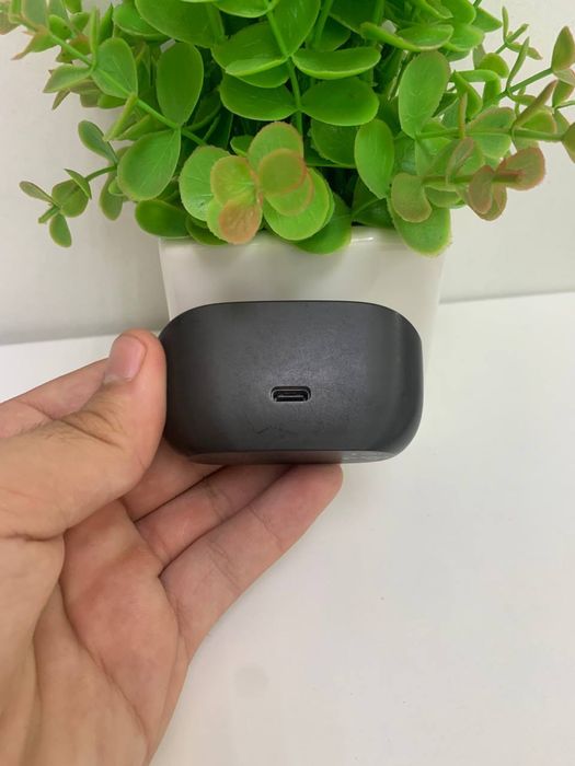 Б/У Зарядний кейс для навушників JBL Wave 100TWS