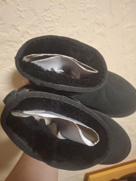 Уггі, ugg 37 розмір,  лакова вставка, 23 смсм