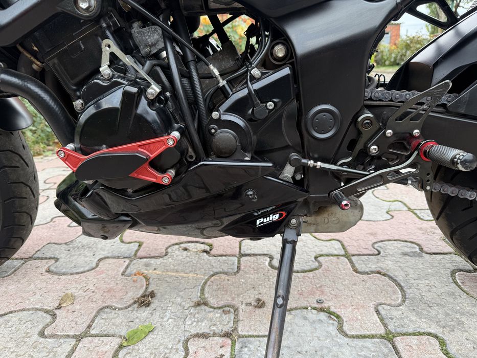 Suzuki GSR750 yoshimura