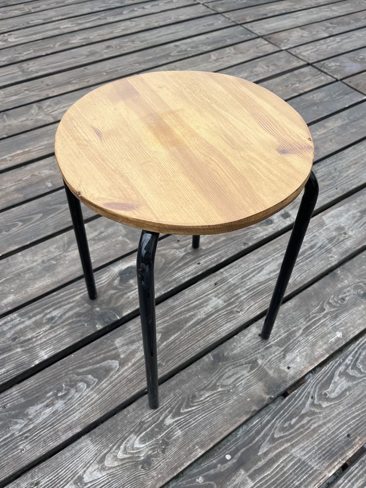 Taboret metalowe nogi drewniane siedzisko