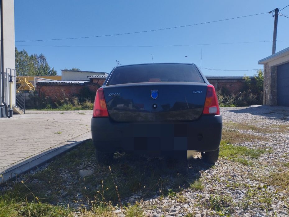 Автомобіль dacia logan