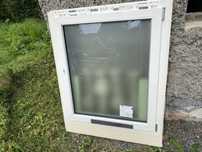 Okno wys 120 szer 103 mleczne