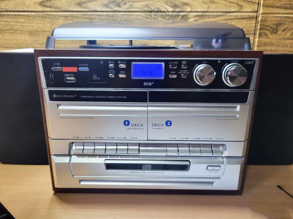 ВАДА ! Двохкасетний CD вініловий програвач Soundmaster MCD5550