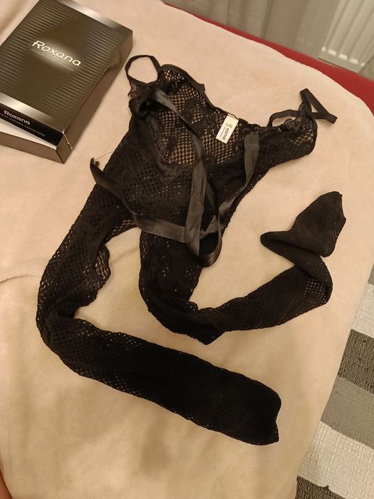 Body rajstopowe wiązane w biuście