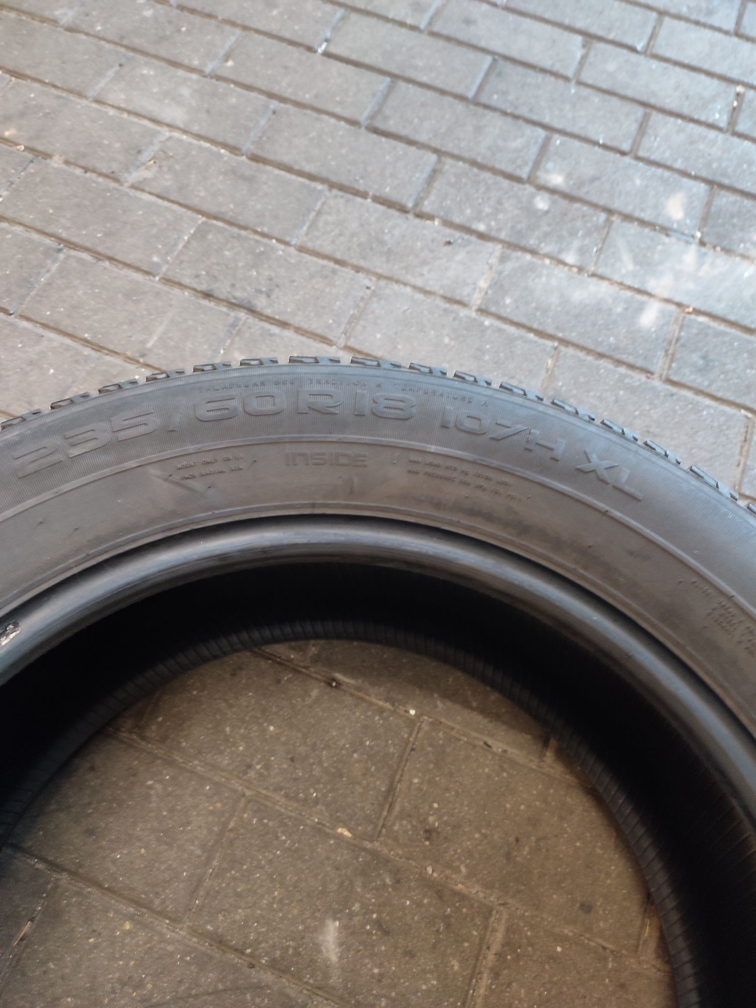 Nokian 235/60/18