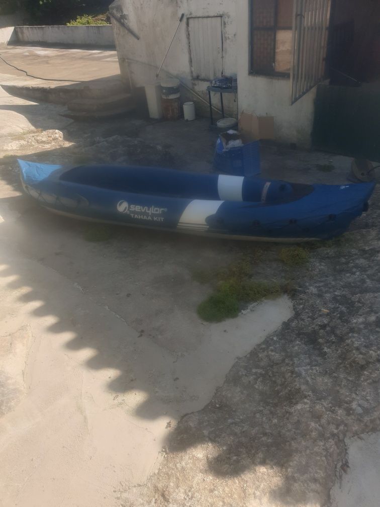 Canoa insuflável