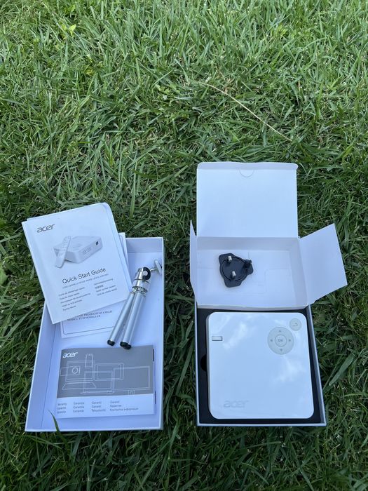 Проектор Acer с экраном