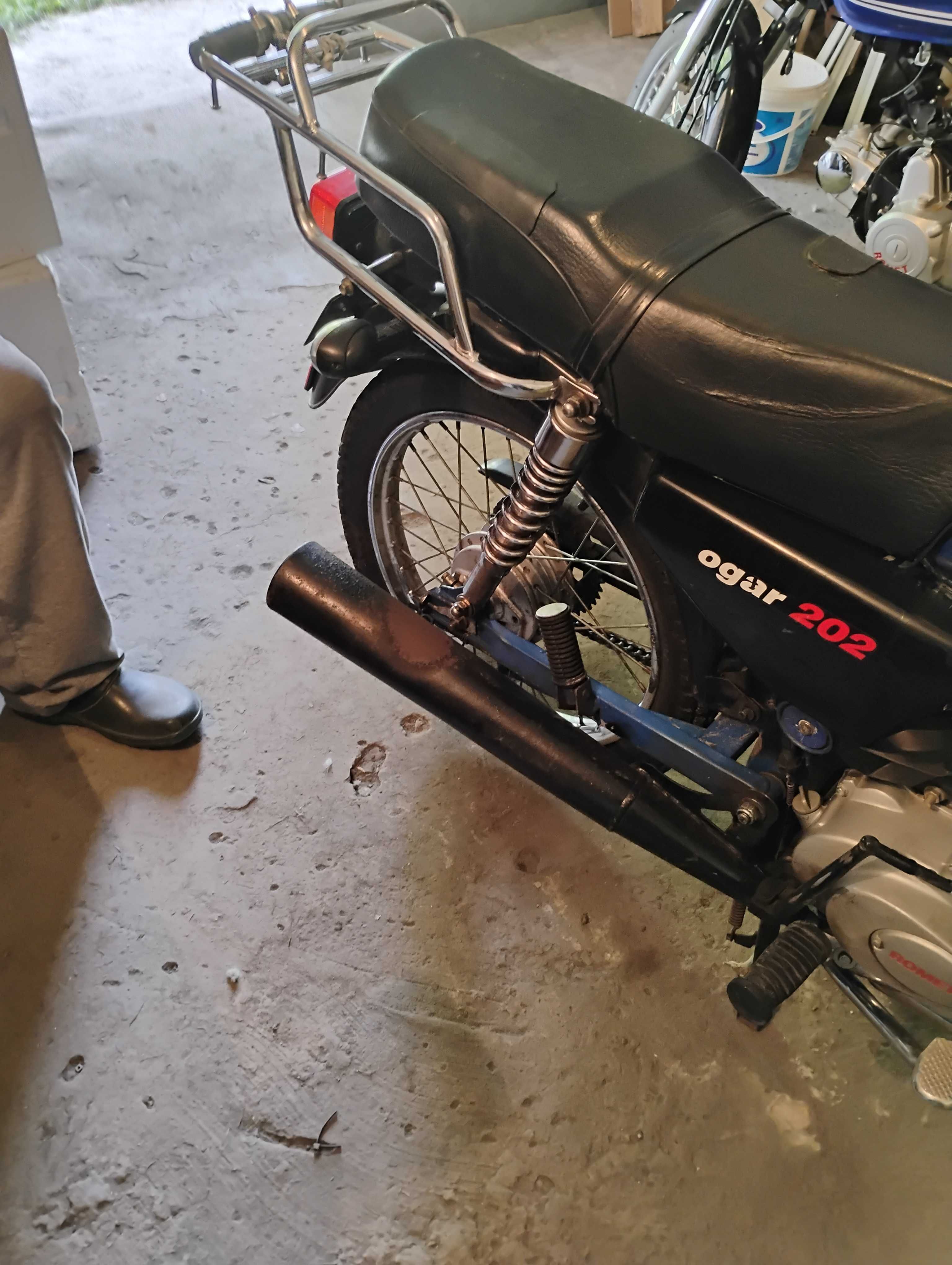 Sprzedam motorek Romet Ogar 202 .nowa cena.