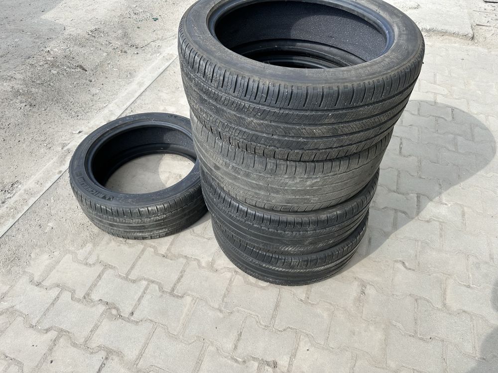 Шини R18 Michelin