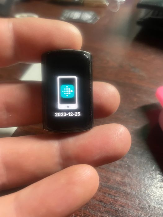 Фитнес-браслет Fitbit Charge 6 не подключаться к приложению