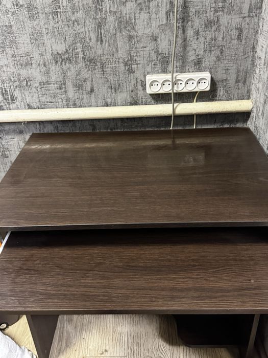 Продам стол, самовывоз