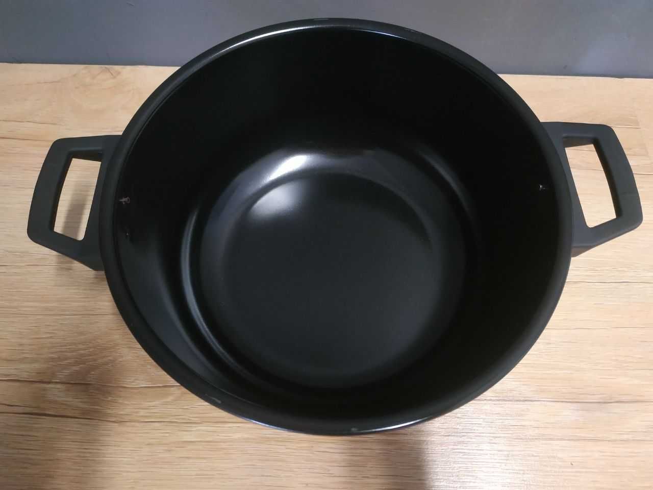 Garnek 4L z Cedzakiem KitchenCraft Czerwony, Pokrywka z Sitem #6221