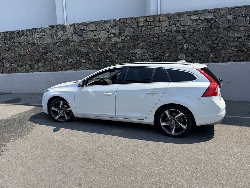 Volvo V60 R design D3