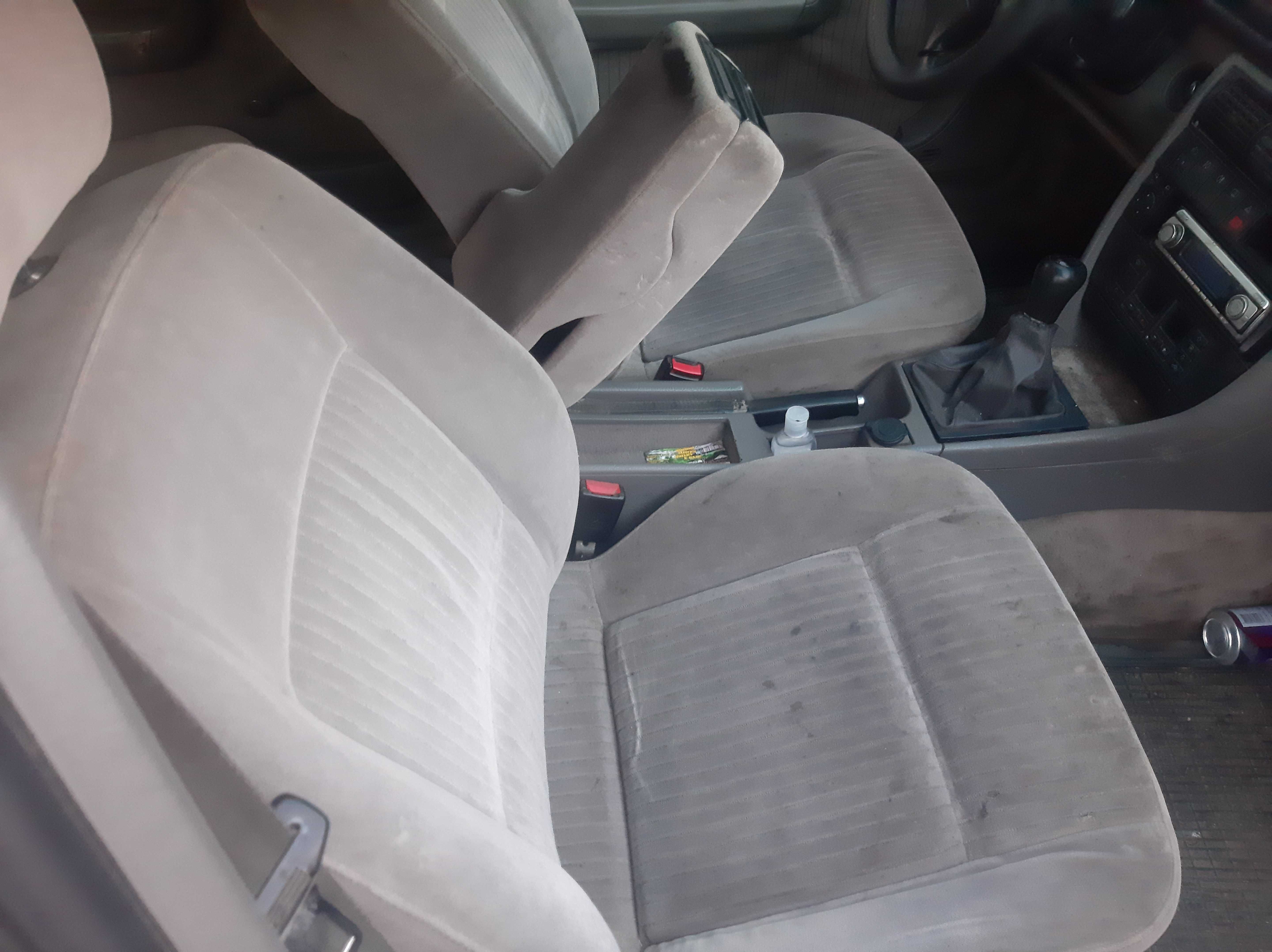 Передние сиденья на а/м Audi 100,  A6 C4