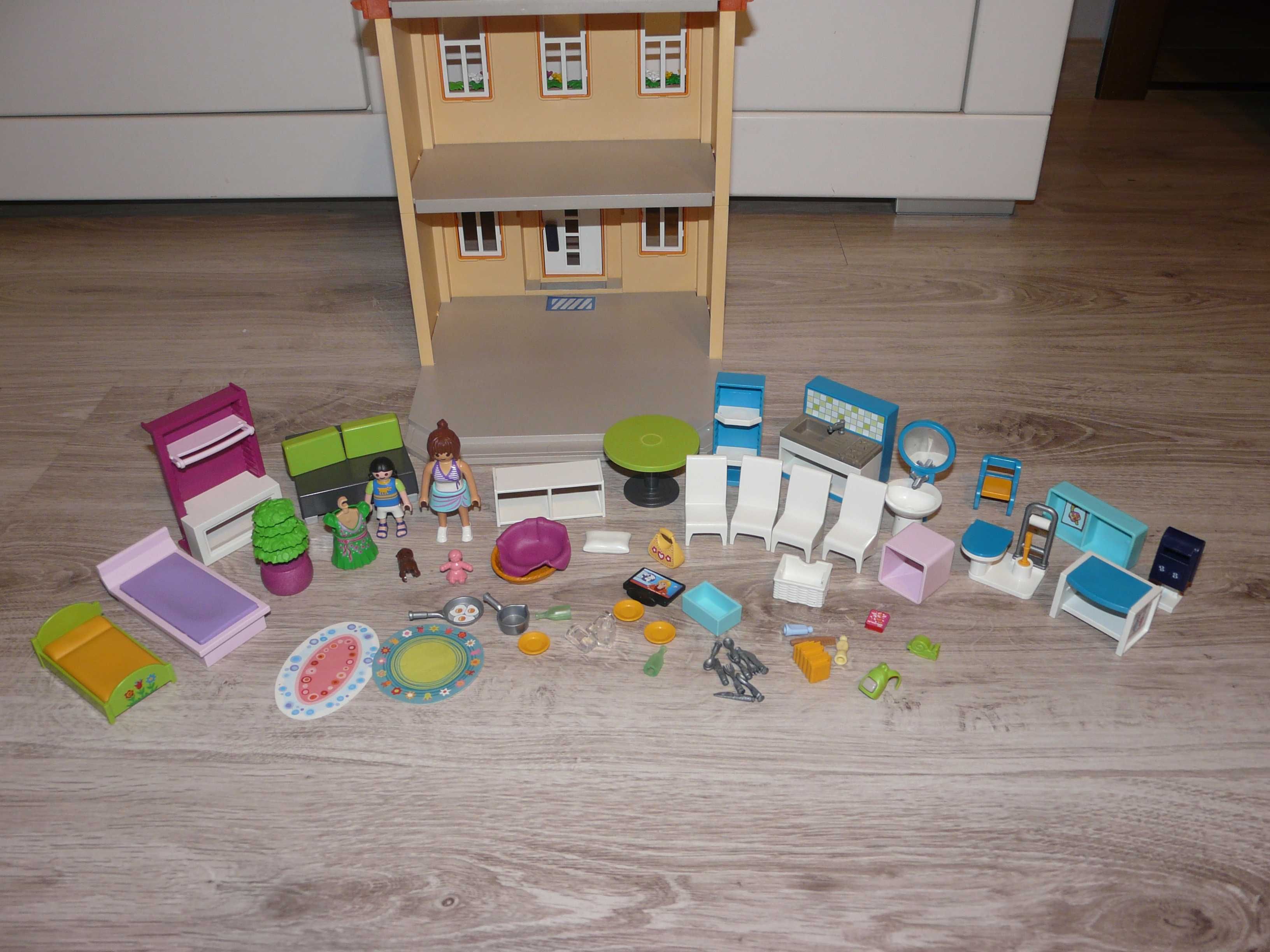 Playmobil domek piętrowy