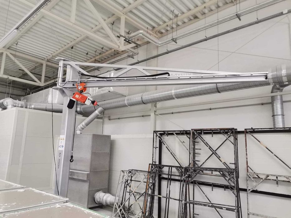 Żuraw stacjonarny z udźwigiem 350kg