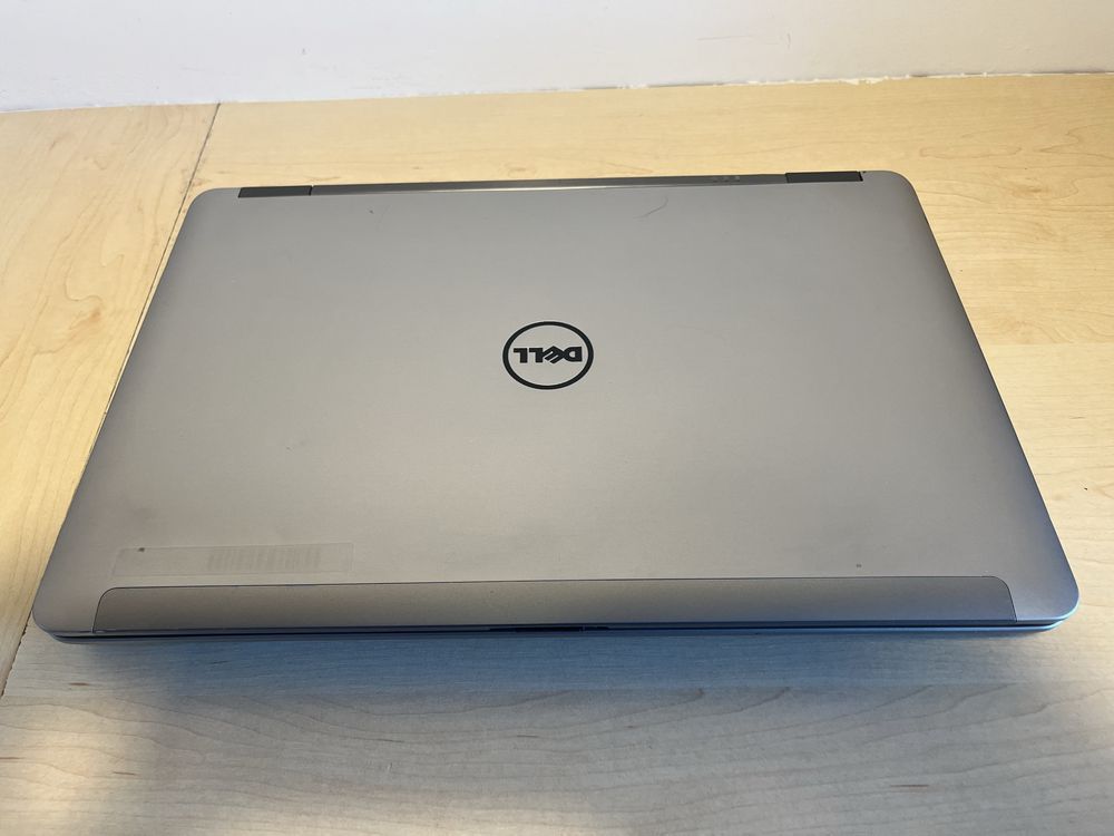 Pancerny Laptop Dell Latitude e6540: 15 cali, 12GB RAM, dysk 300GB