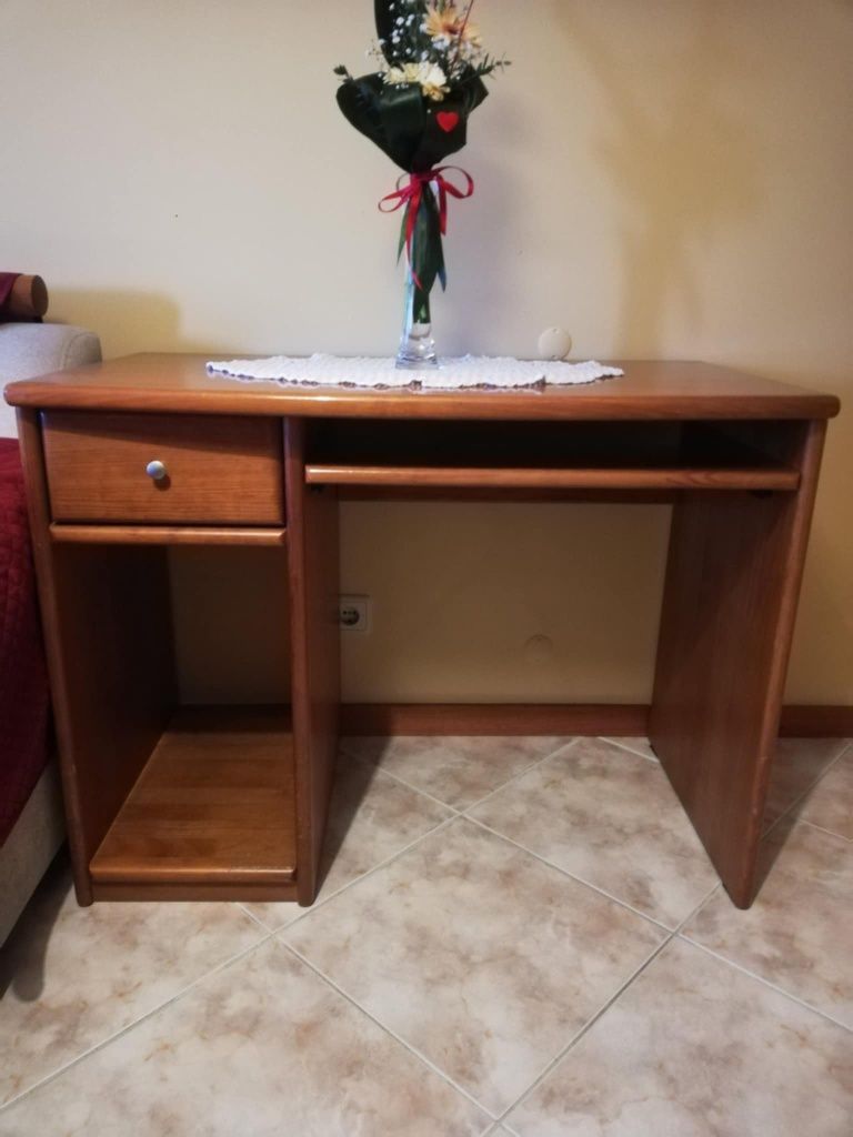 Secretaria de pinho maciço