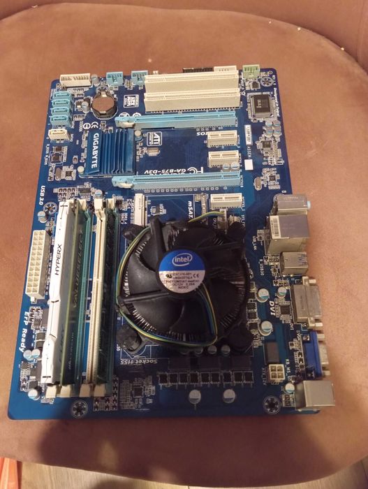 Płyta Główna Gigabyte GA B75 D3V plus Ram DDR3