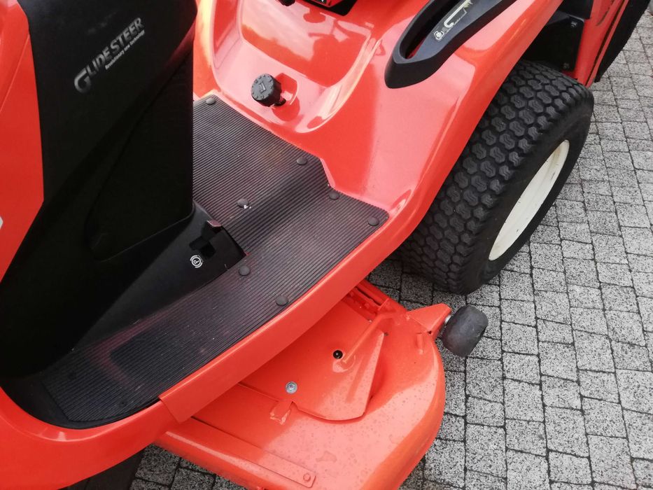 Profesjonalna kosiarka Kubota GR2100II 4x4 diesel z pługiem śnieżnym