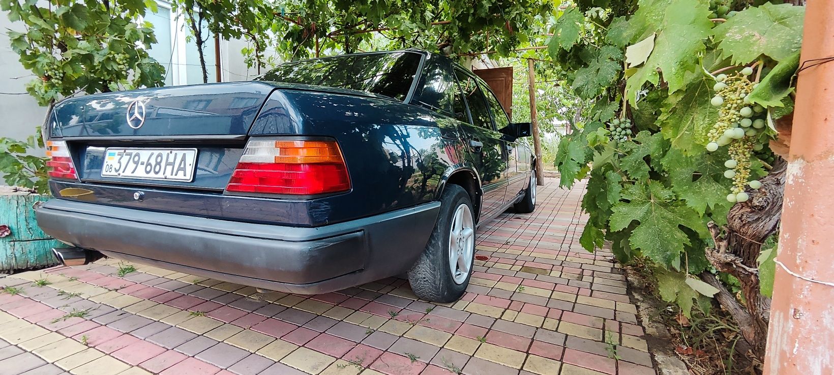 Mercedes-Benz 124