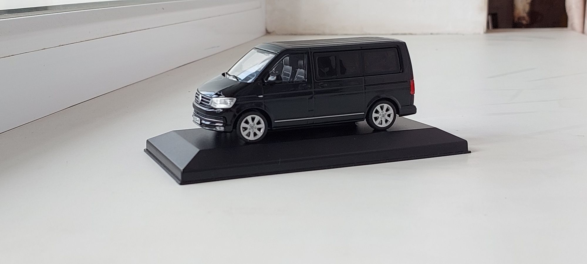 Модель VW-T6,(1:43),ручной работы