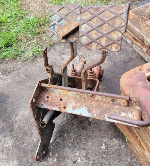 Pedały hamulca Ursus C360